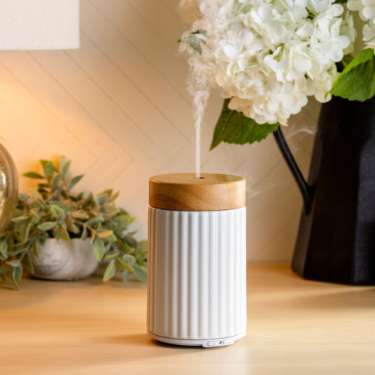 Diffuseur d'huiles essentielles - Bois et céramique