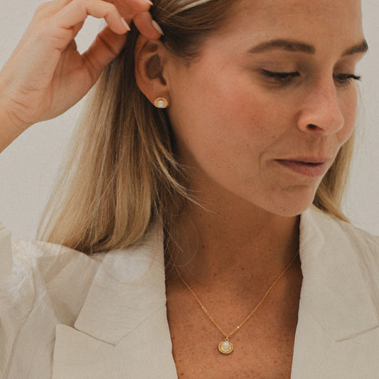 Collier nacre or