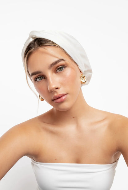 Bonnet de satin