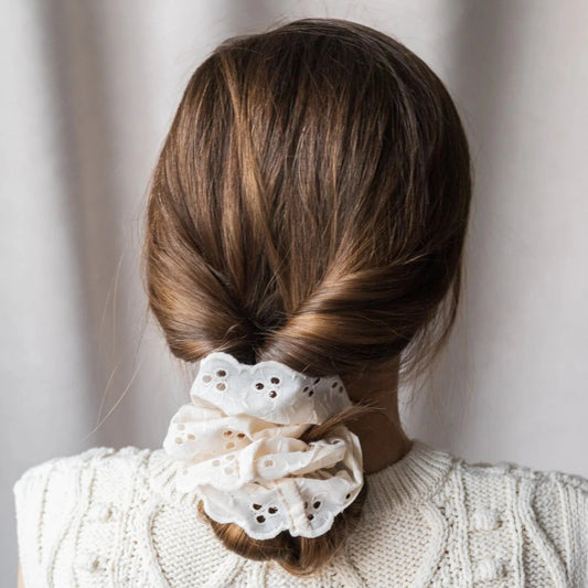 Chouchou broderie anglaise