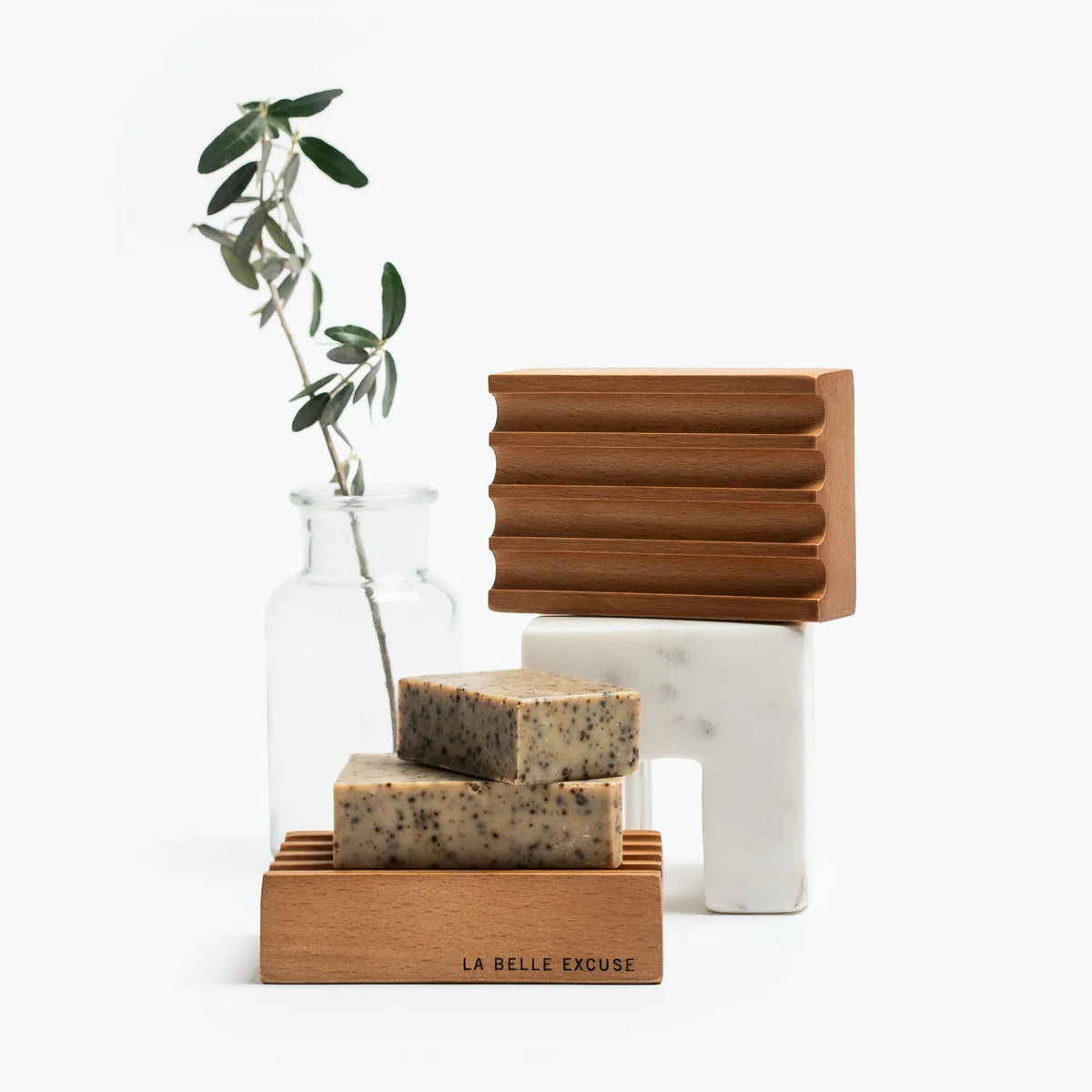 Porte-savon rainuré en bois