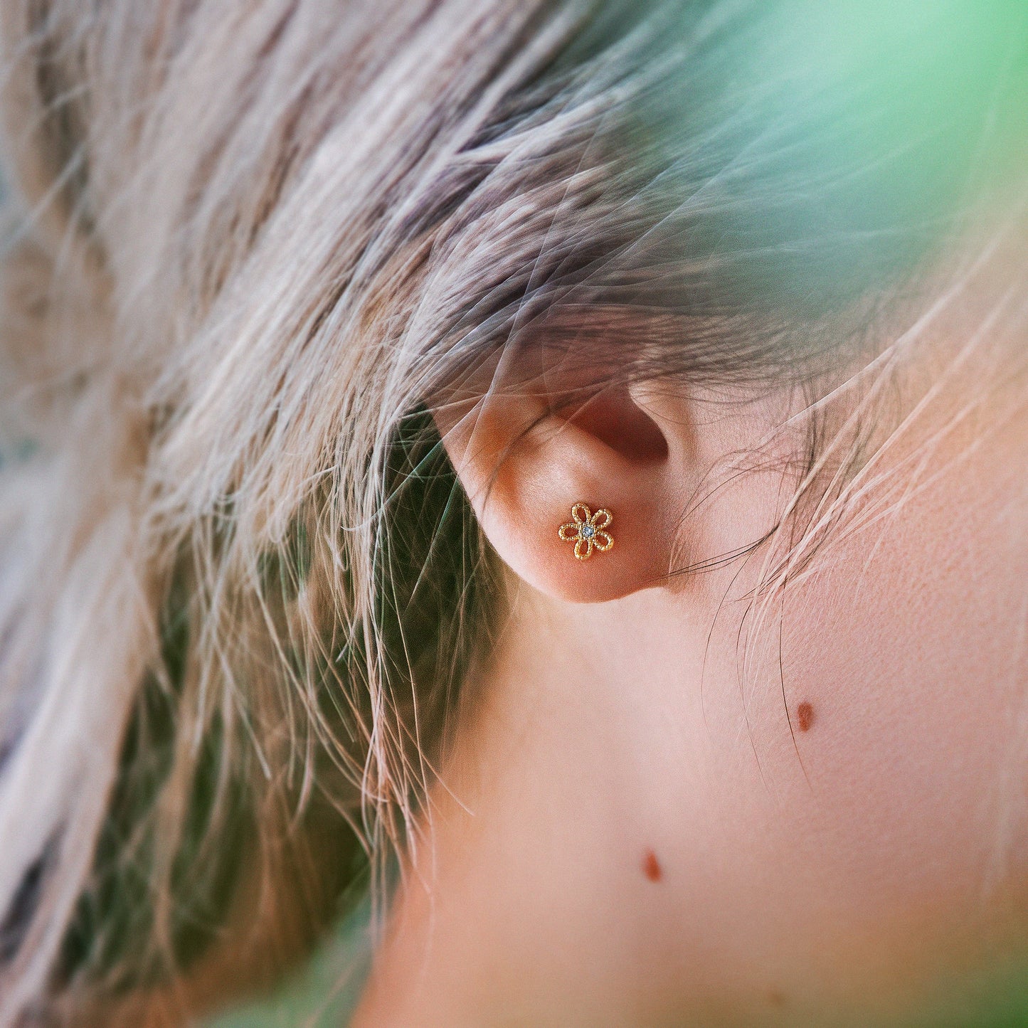 Boucles d'oreilles à tige - Petites fleurs et cristal
