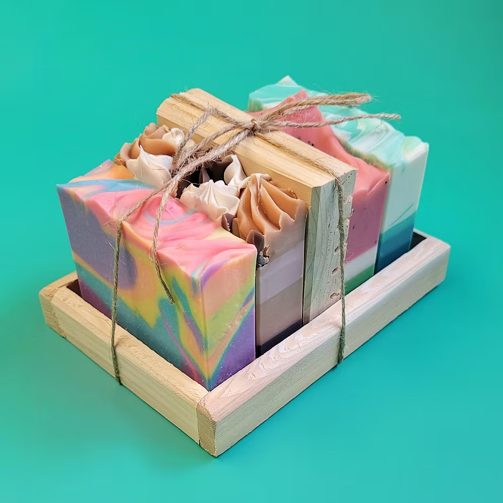 Plateau de 4 savons et porte-savon en bois