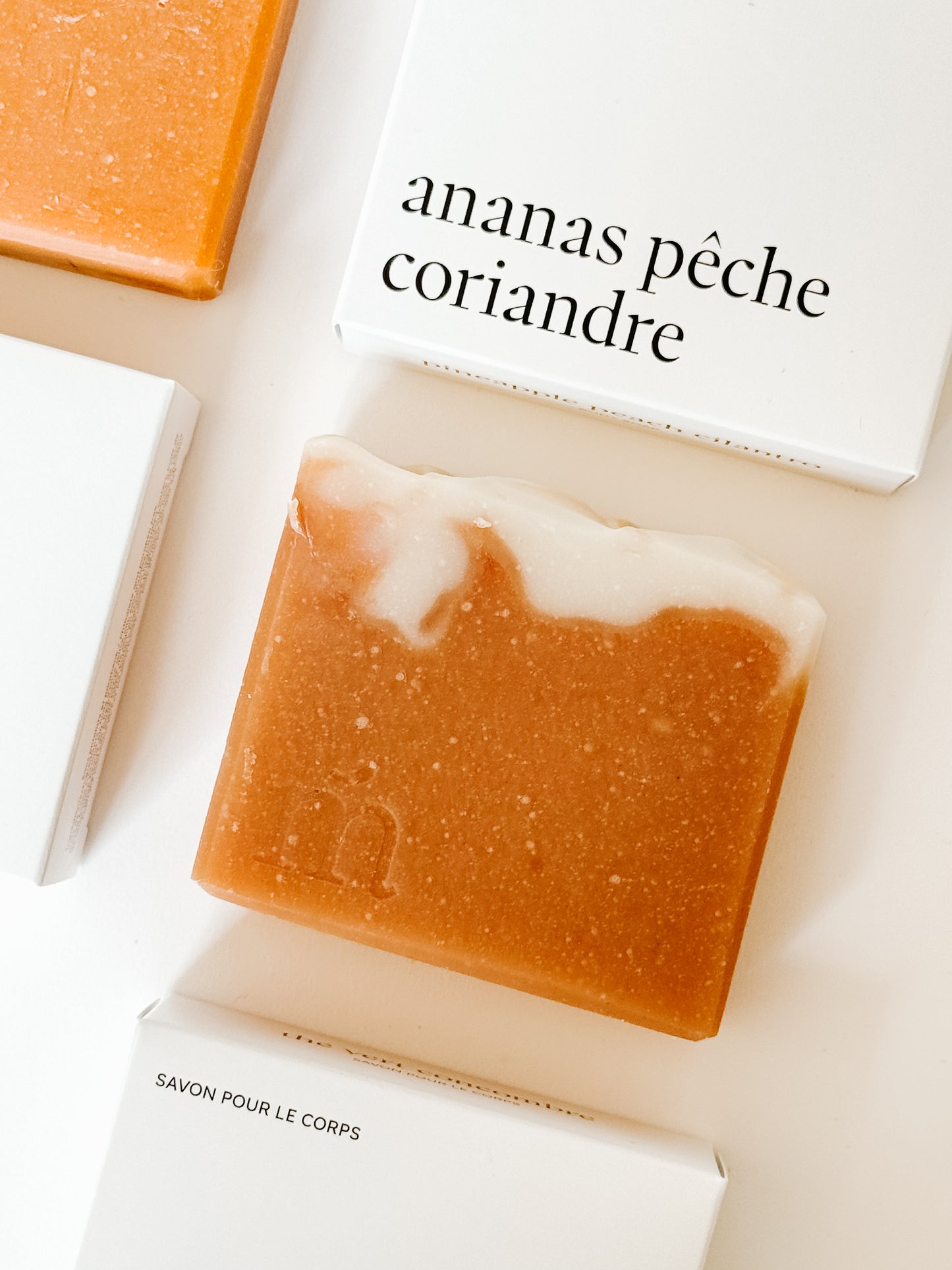 Savon pour le corps - Ananas pêche coriandre